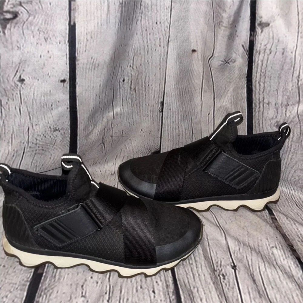 Sorel Kinetic Sneak Slip-On Sneakers Cordless Black Womens Size 8 Activewear